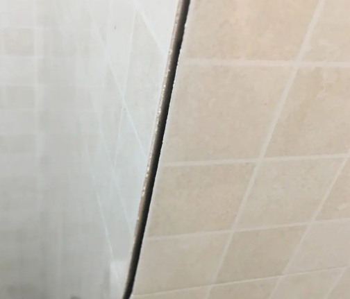 蓝田瓷砖空鼓维修公司分享阳台瓷砖脱落的修复过程可以分为以下几个步骤